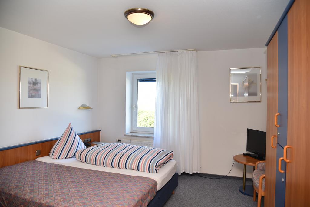 Hotel An Der Alten Porzelline Neuhaus am Rennweg Habitación foto