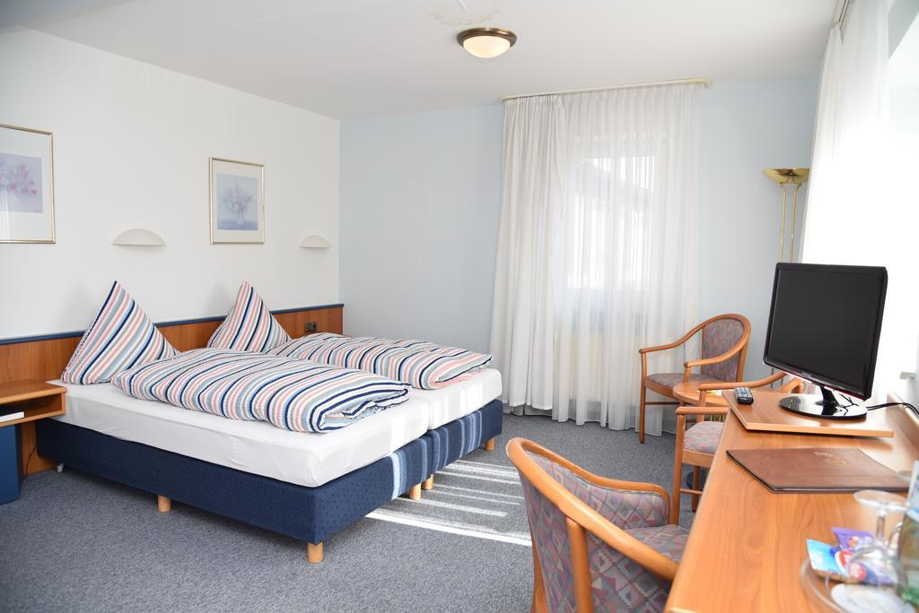 Hotel An Der Alten Porzelline Neuhaus am Rennweg Habitación foto