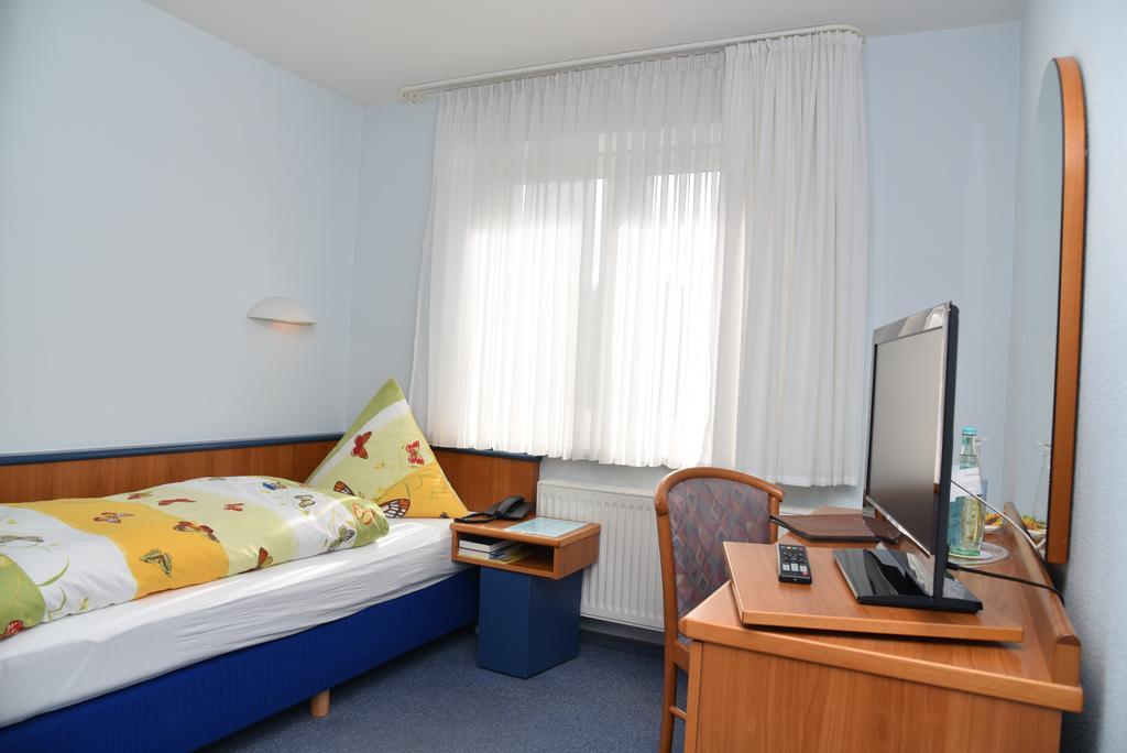 Hotel An Der Alten Porzelline Neuhaus am Rennweg Habitación foto